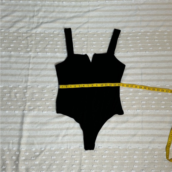 Saints and Hearts black v square neck tank bodysuit size large - Picture 7 of 12